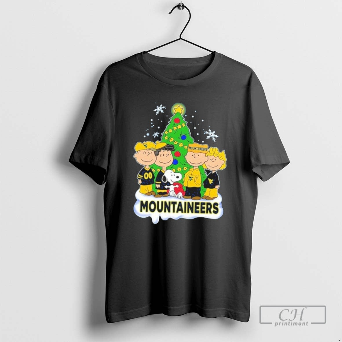 Classic 2025 Mountaineers Peanuts With Friend Merry Christmas T Shirts