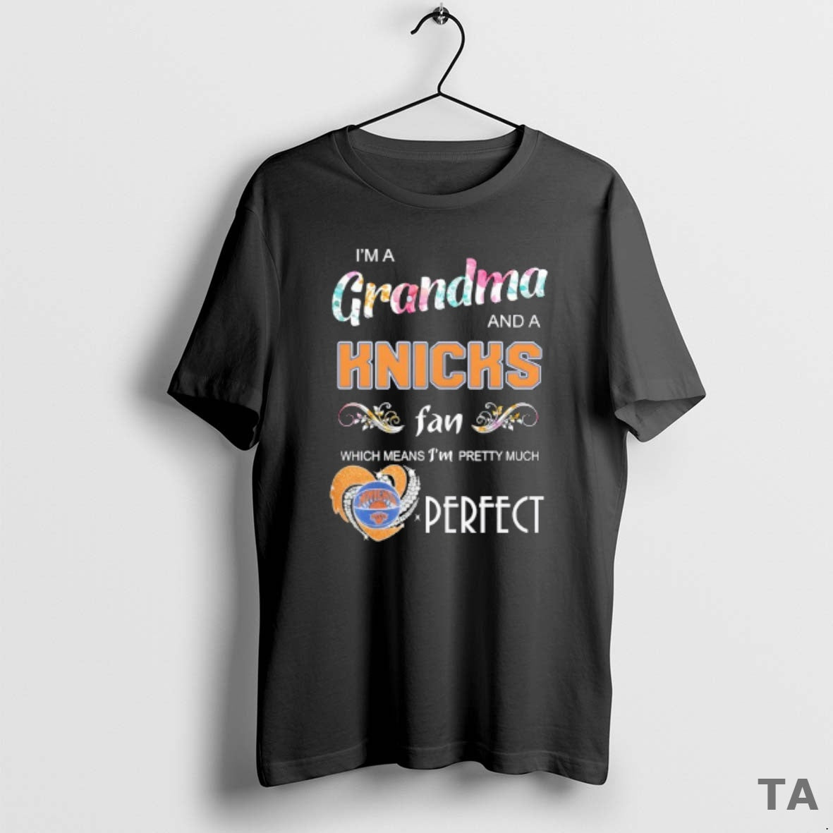 Top New York Knicks Im A Grandma And A Fan Which Means Im Pretty Much T-Shirts, Hoodie, Sweatshirt | ThreadNative.com