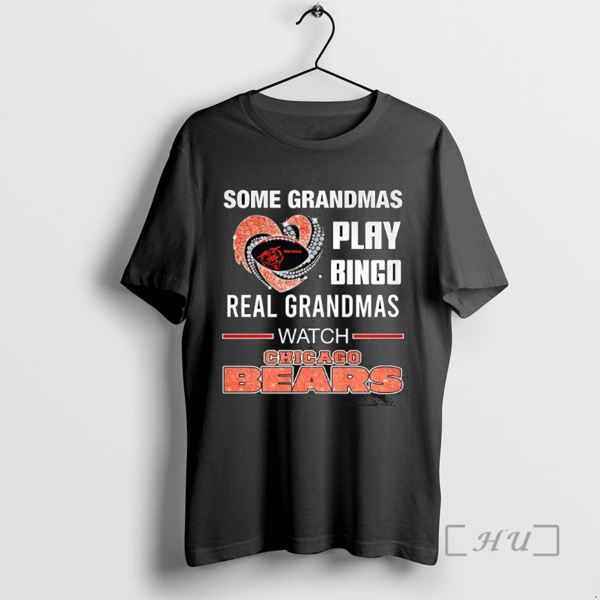 Trending Some Grandmas Play Bingo Real Grandmas Watch Chicago Bears Football Diamond Heart T Shirts Hoodie, Sweatshirt