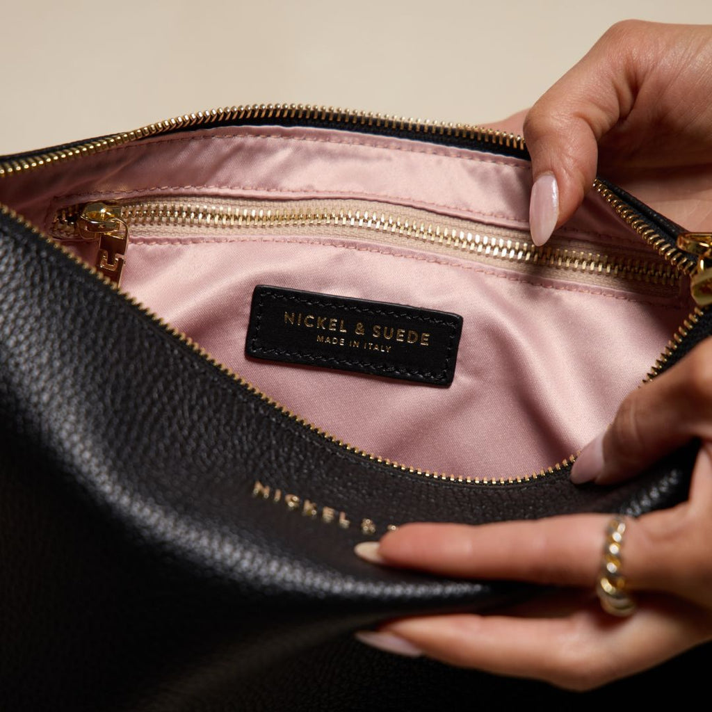 Black Essential Pouch