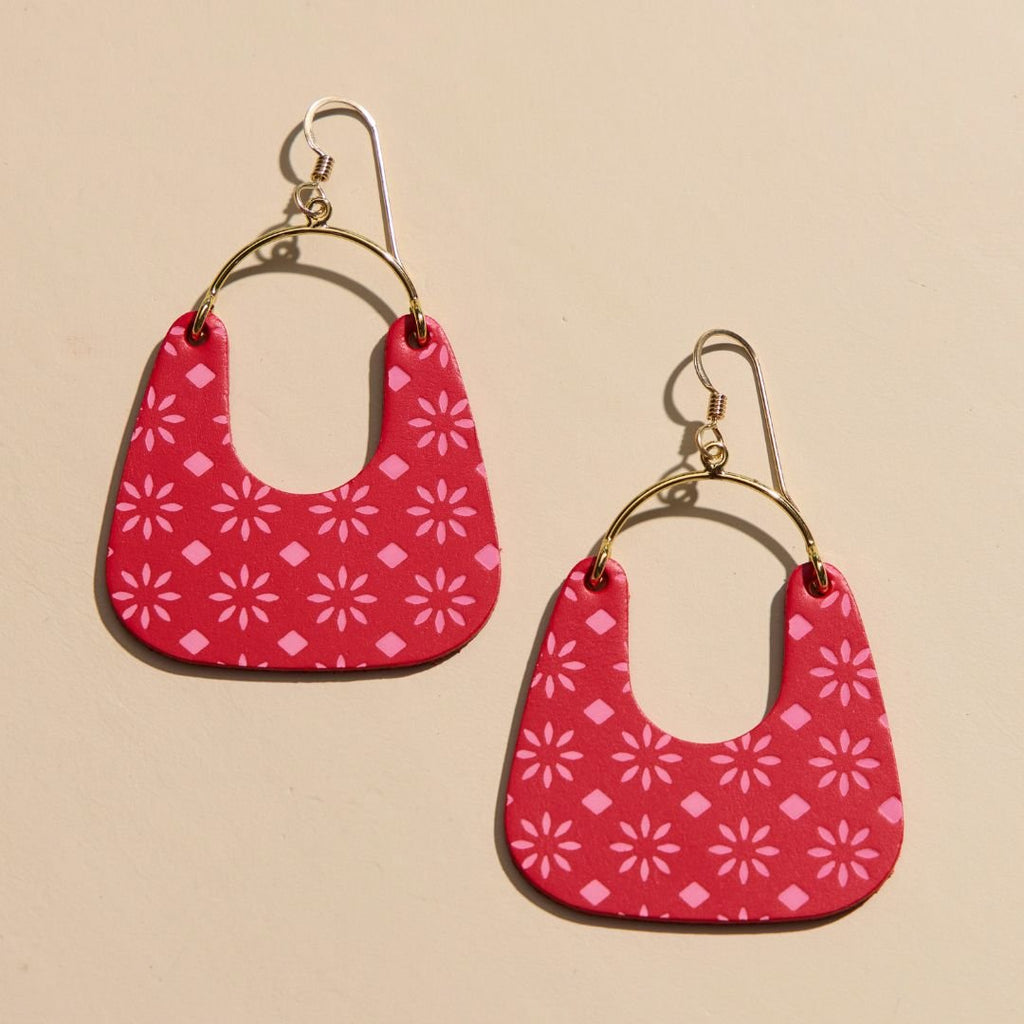 Crimson Sedona Noras