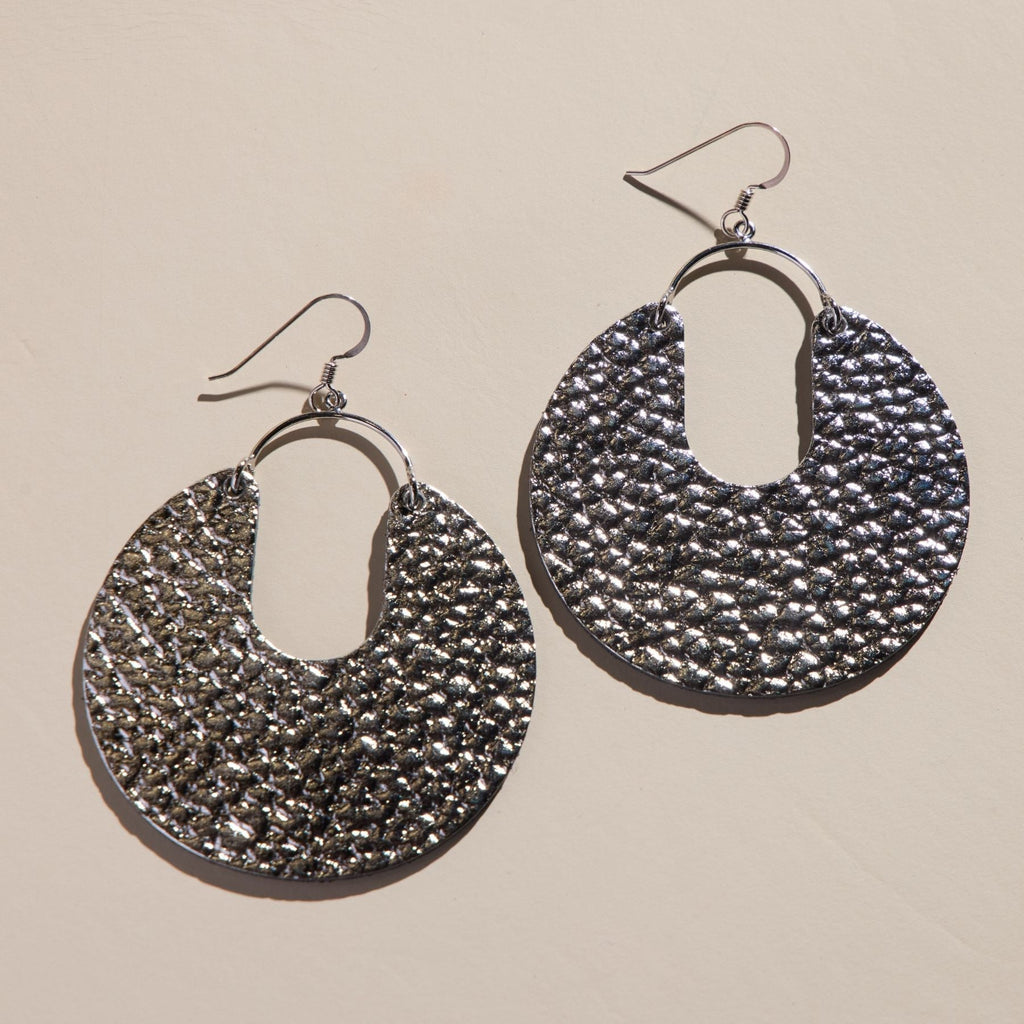 Hammered Silver Leos