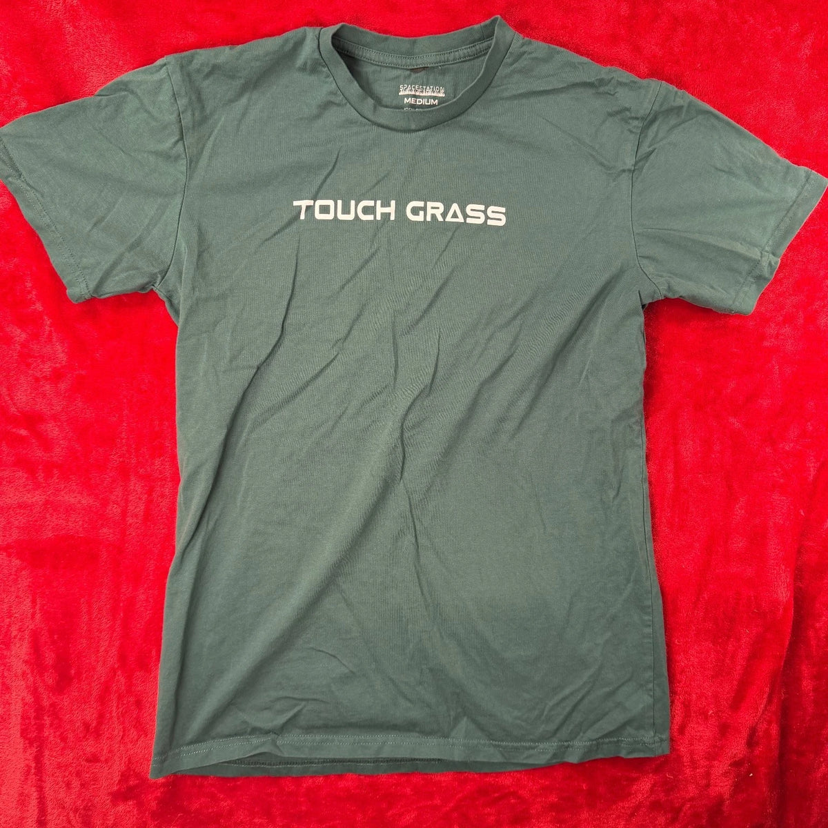 Touch Grass SPACESTATION T-Shirt Men's Dark Green Medium 100% Cotton Graphic Tee