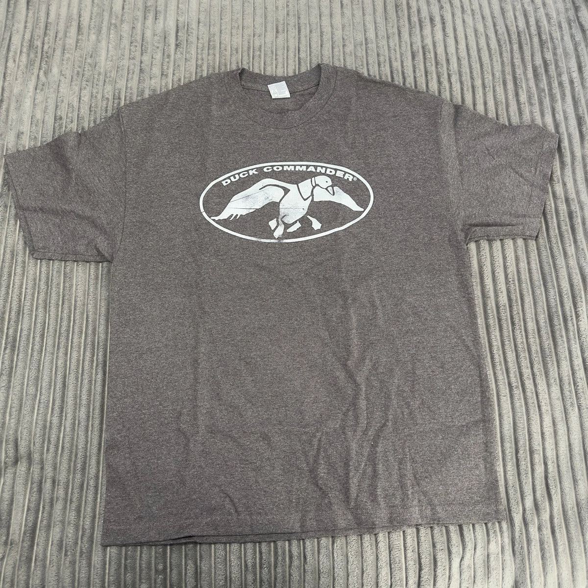 Duck Commander Shirt Grey White Graphics Logo Size Small Short Sleeve